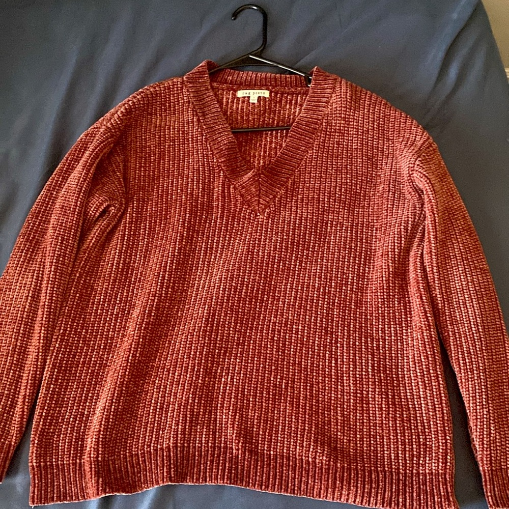 S- Burgundy V-Neck Sweater